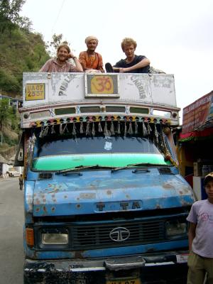 Simon, Arne and a baba on the way up to Gangotri